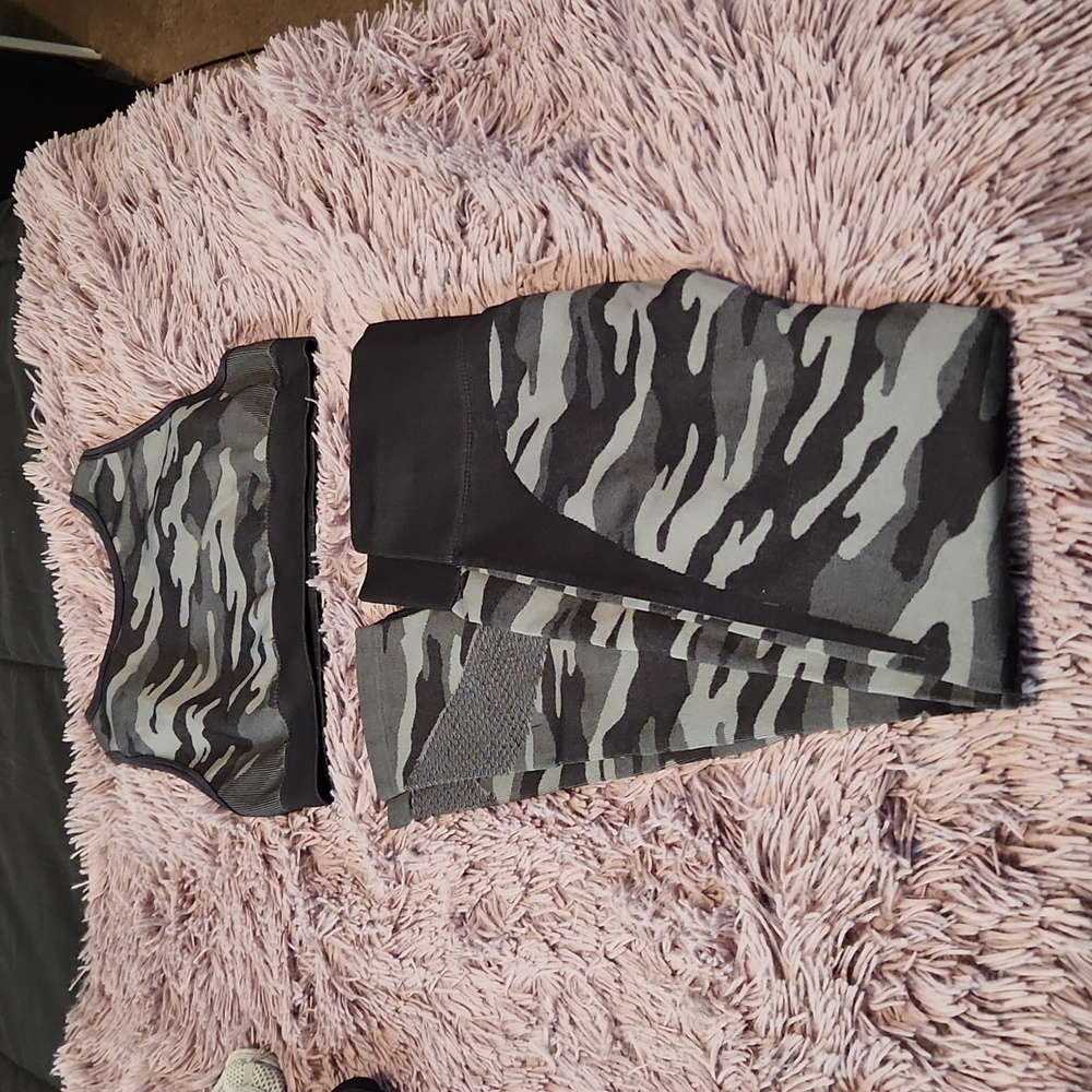 Fashion Nova camouflage gym set